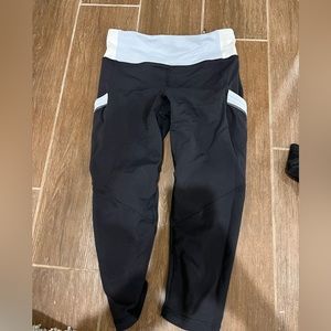 ORIGINAL lululemon capris leggings!!!